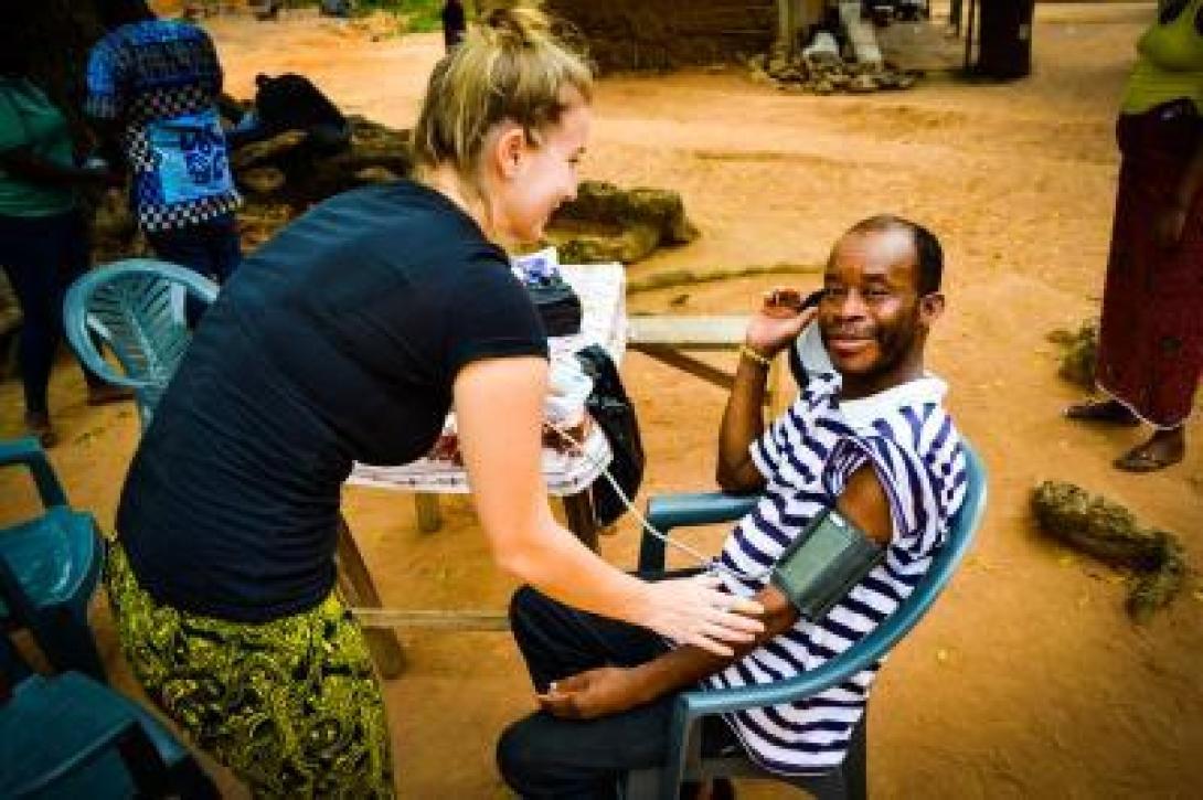 Volunteer in Africa on a medical project in Ghana