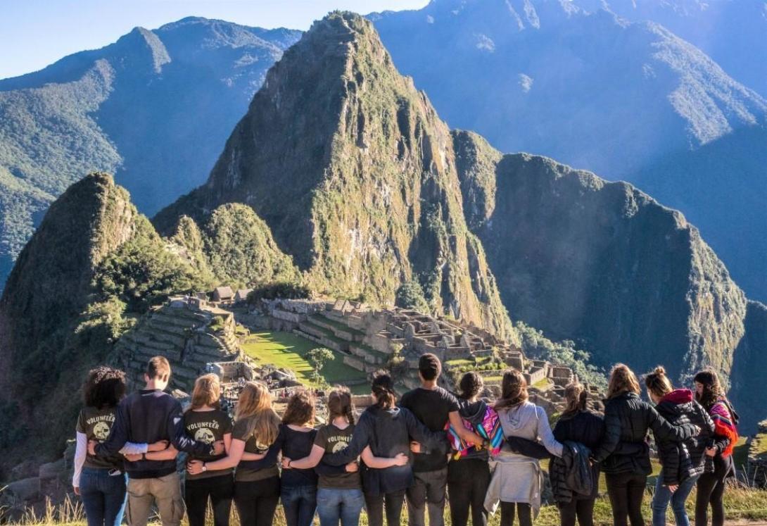 Volunteers on tour at Machu Picchu